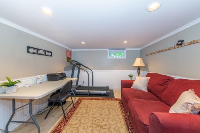 75 Todd Rd, Parsippany-troy Hills Twp., NJ 07005