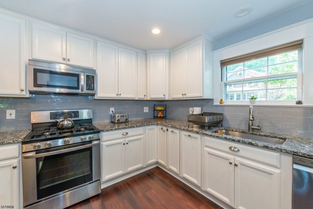 75 Todd Rd, Parsippany-troy Hills Twp., NJ 07005