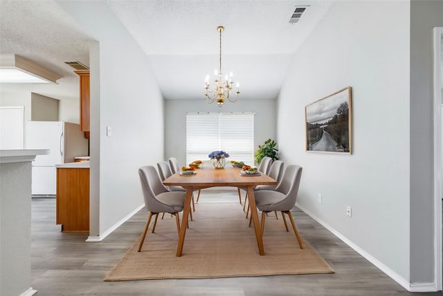 6431 ST LEONARD Drive, Arlington, TX 76001