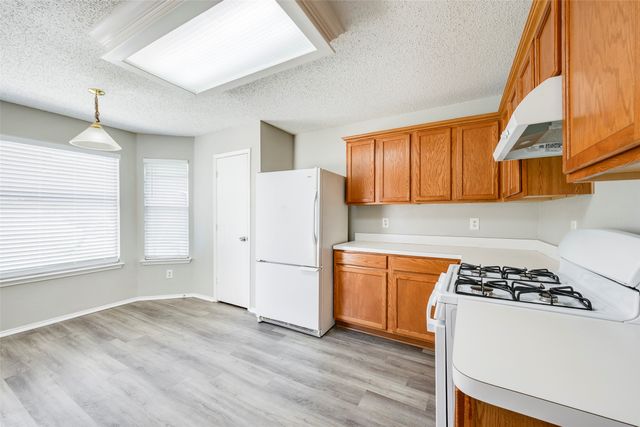 6431 ST LEONARD Drive, Arlington, TX 76001