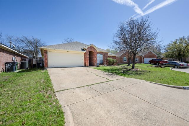 6431 ST LEONARD Drive, Arlington, TX 76001