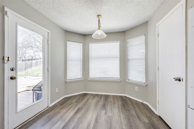 6431 ST LEONARD Drive, Arlington, TX 76001