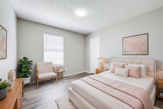 6431 ST LEONARD Drive, Arlington, TX 76001