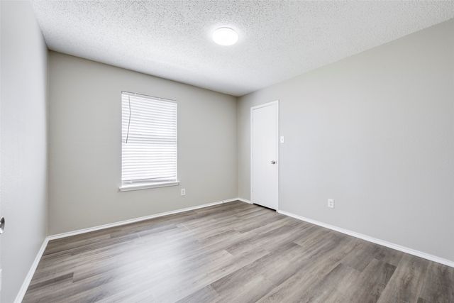 6431 ST LEONARD Drive, Arlington, TX 76001