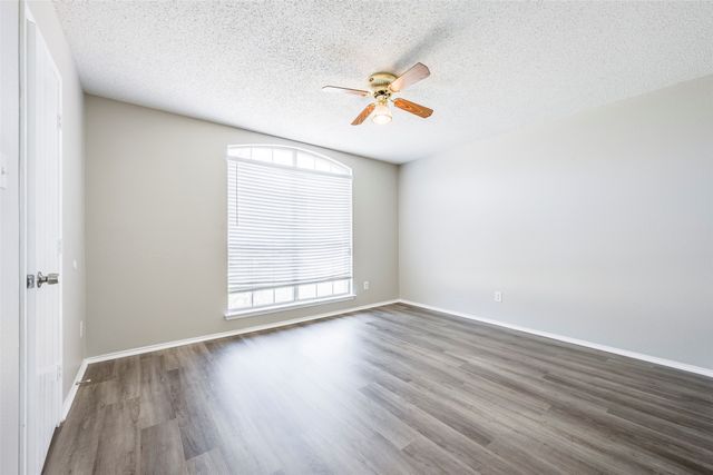 6431 ST LEONARD Drive, Arlington, TX 76001