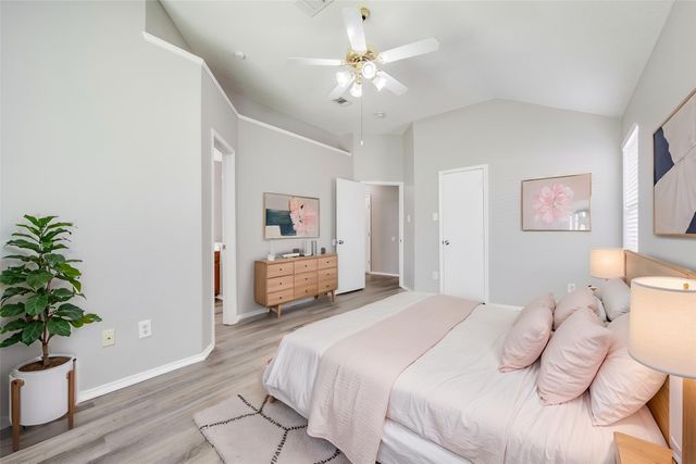 6431 ST LEONARD Drive, Arlington, TX 76001