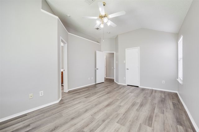 6431 ST LEONARD Drive, Arlington, TX 76001