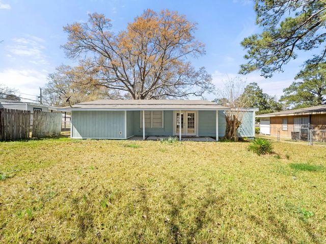 1005 Anderson Dr, Leesville, LA 71446