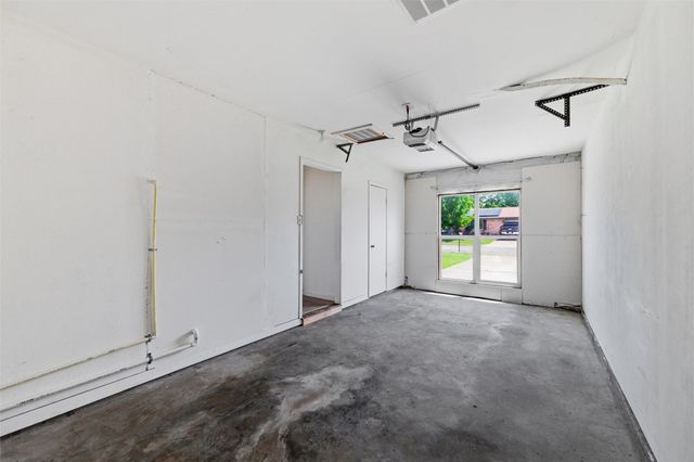 1308 Rose Avenue, Cleburne, TX 76033