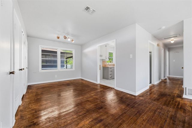 1308 Rose Avenue, Cleburne, TX 76033