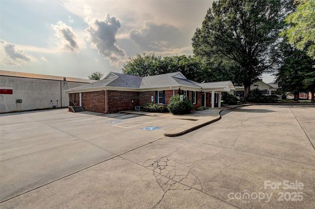 112 S Oak Street, Cherryville, NC 28021