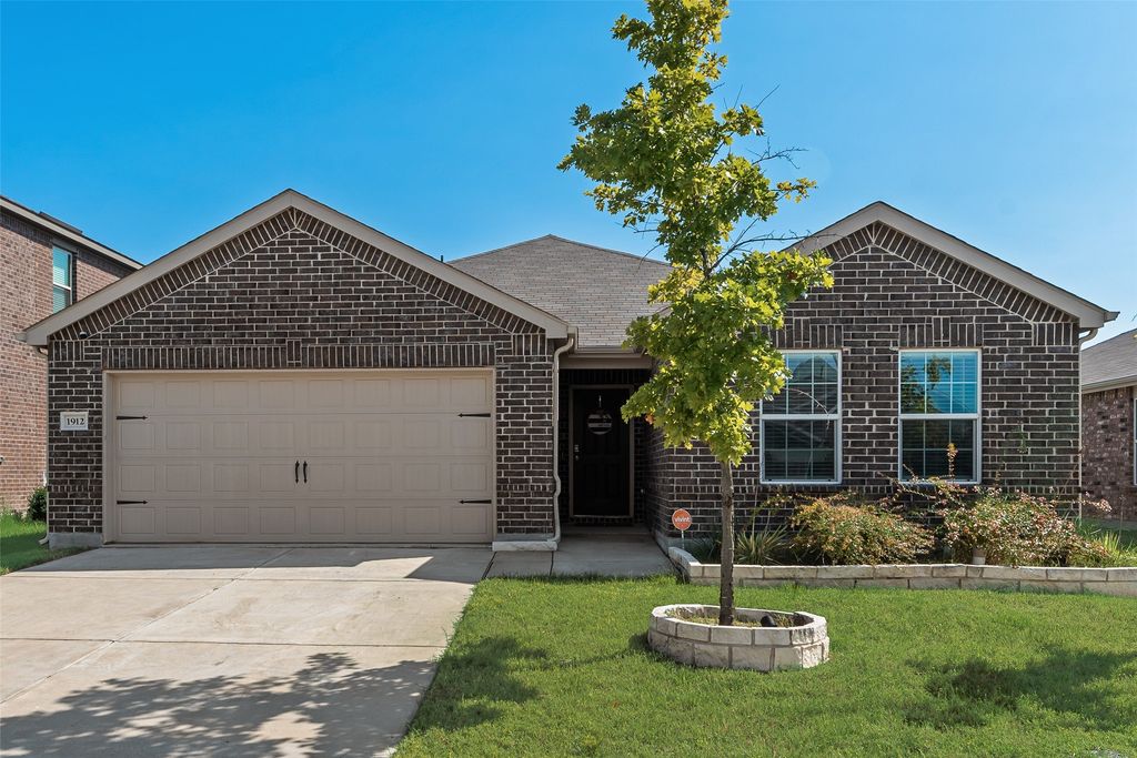 1912 Fox Glove Street, Royse City, TX 75189