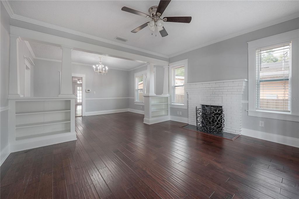 Image 12 of property listing at 1007 E ROBSON STREET, Tampa, FL 33604