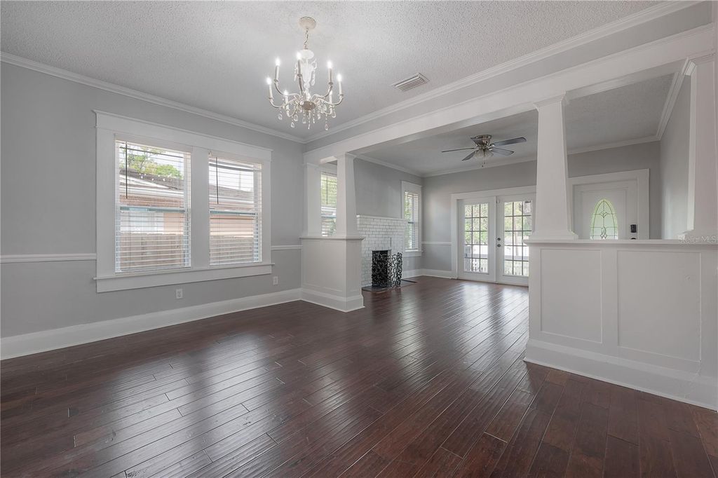 Image 21 of property listing at 1007 E ROBSON STREET, Tampa, FL 33604