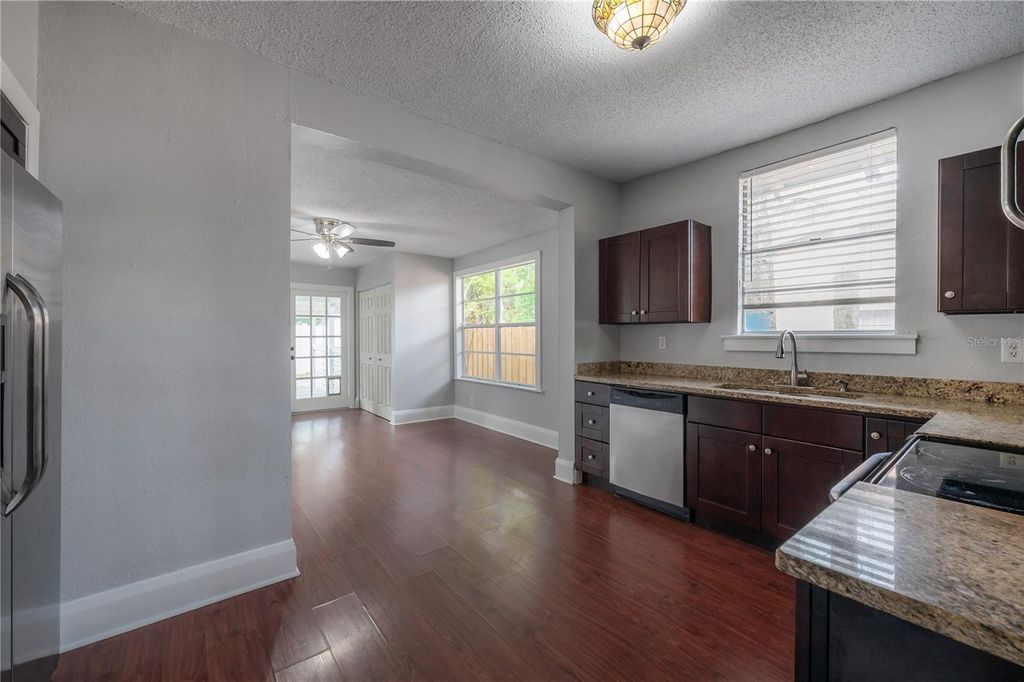 Image 23 of property listing at 1007 E ROBSON STREET, Tampa, FL 33604