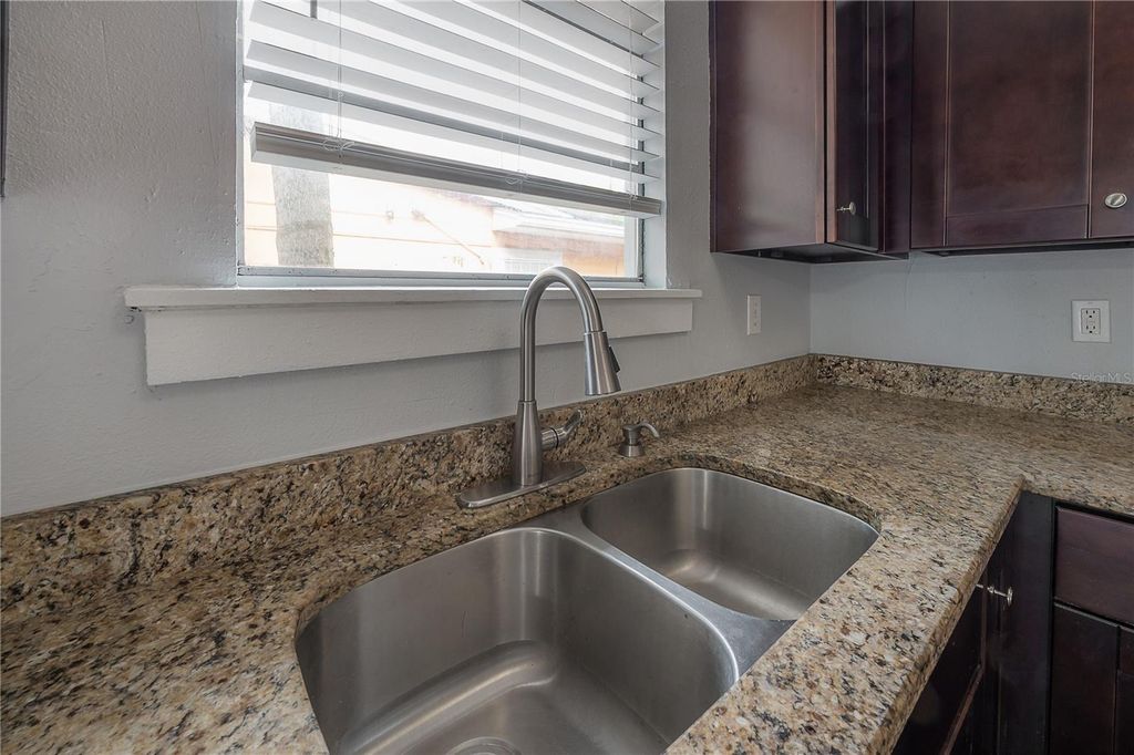 Image 28 of property listing at 1007 E ROBSON STREET, Tampa, FL 33604