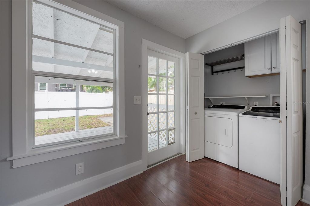 Image 30 of property listing at 1007 E ROBSON STREET, Tampa, FL 33604