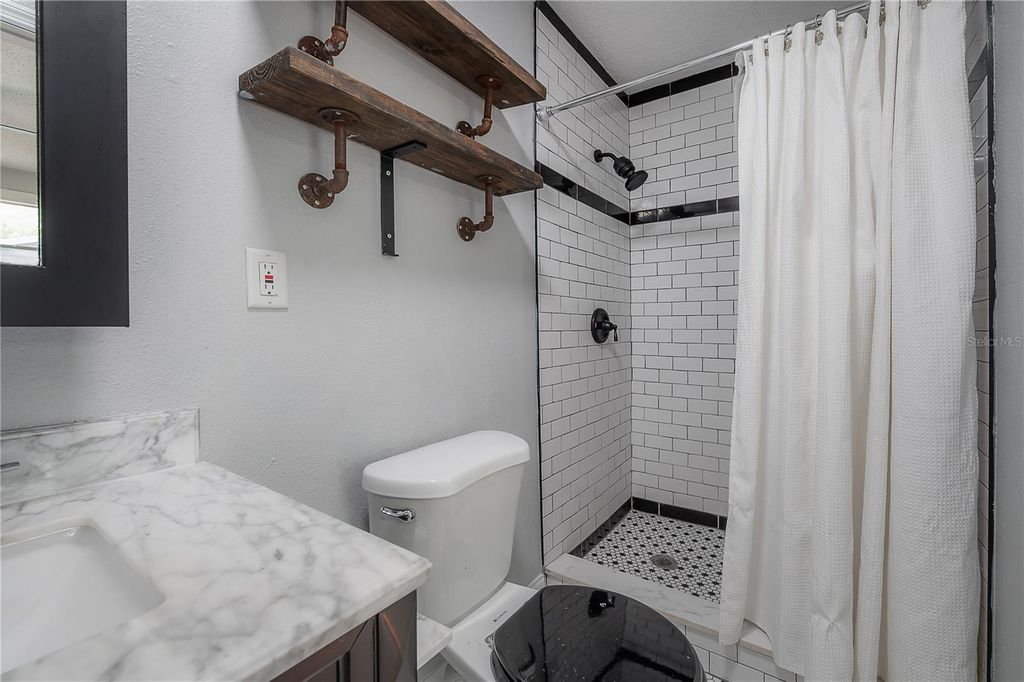 Image 37 of property listing at 1007 E ROBSON STREET, Tampa, FL 33604