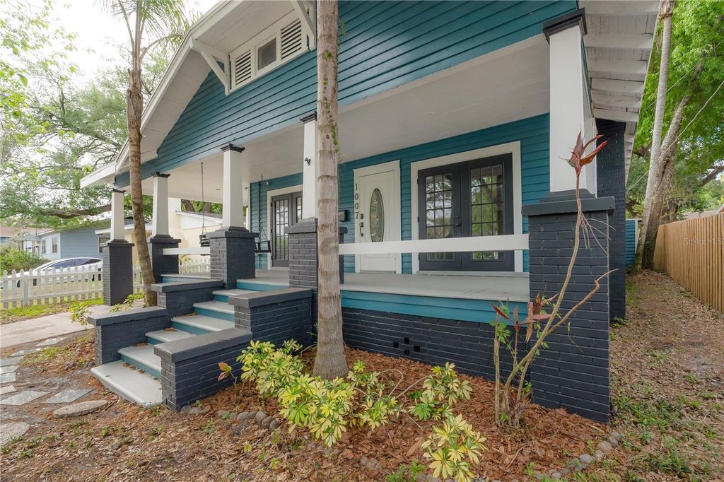 Image 5 of property listing at 1007 E ROBSON STREET, Tampa, FL 33604