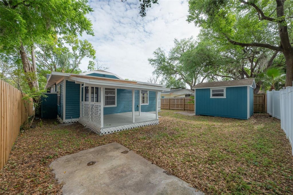 Image 44 of property listing at 1007 E ROBSON STREET, Tampa, FL 33604