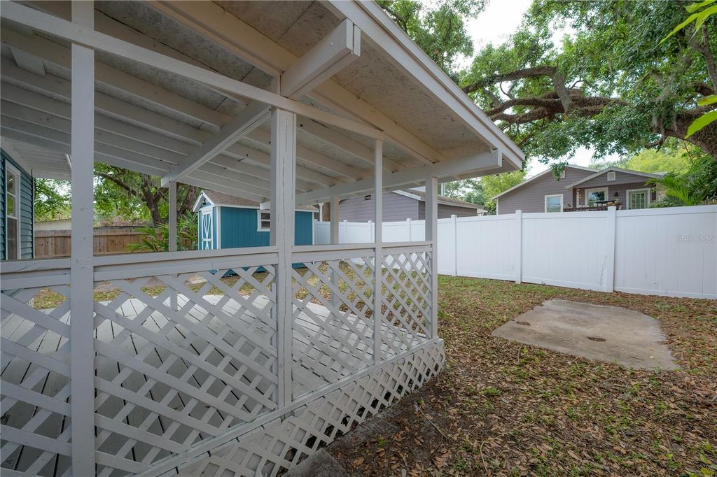 Image 45 of property listing at 1007 E ROBSON STREET, Tampa, FL 33604