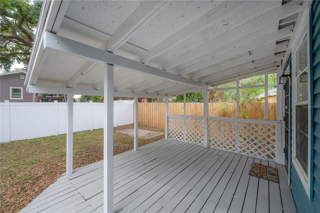 Image 48 of property listing at 1007 E ROBSON STREET, Tampa, FL 33604