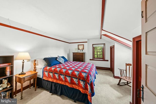 4925 MILL RD, Emmaus, PA 18049