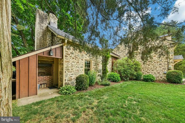 4925 MILL RD, Emmaus, PA 18049