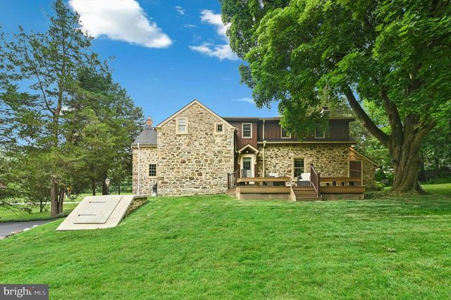 4925 MILL RD, Emmaus, PA 18049