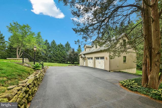 4925 MILL RD, Emmaus, PA 18049