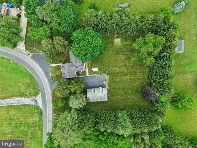4925 MILL RD, Emmaus, PA 18049