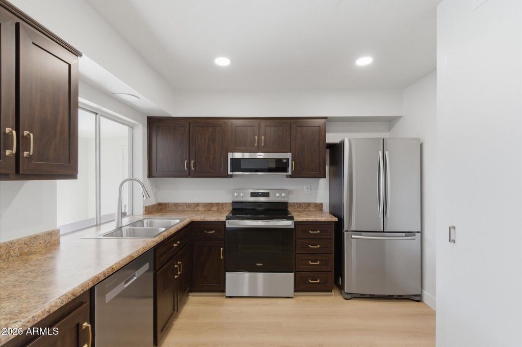10917 W THUNDERBIRD Boulevard, Sun City, AZ 85351 — photo 2