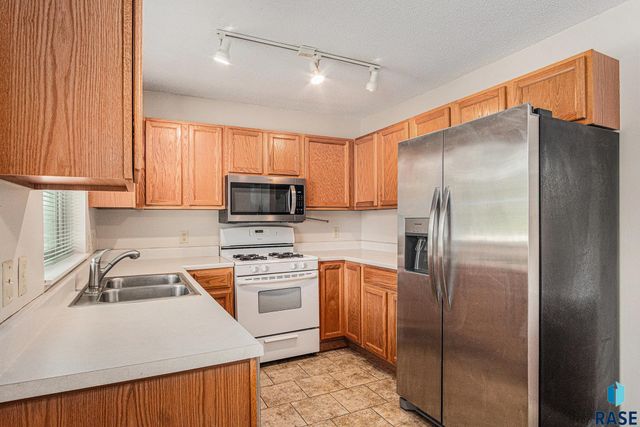 4209 N Jans Dr, Sioux Falls, SD 57107