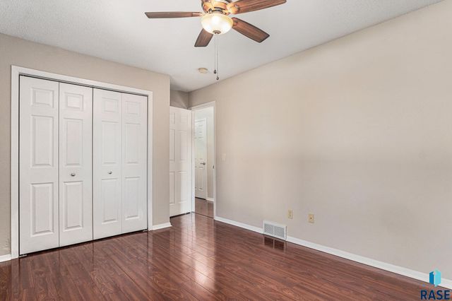 4209 N Jans Dr, Sioux Falls, SD 57107