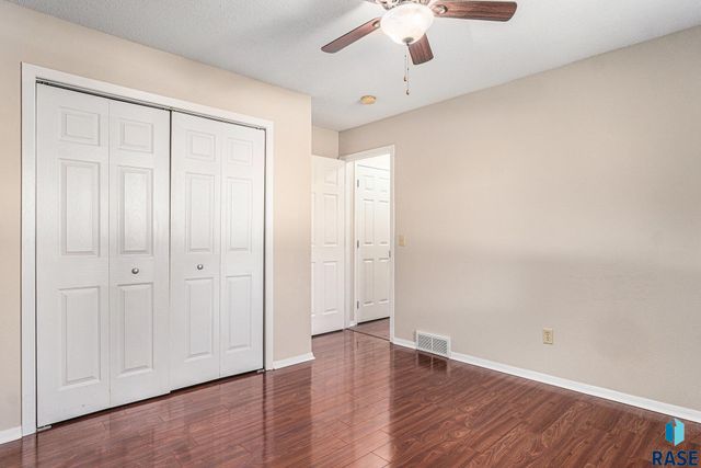 4209 N Jans Dr, Sioux Falls, SD 57107