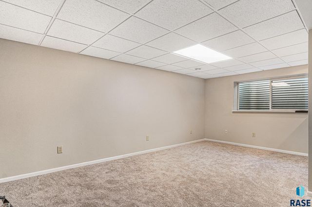 4209 N Jans Dr, Sioux Falls, SD 57107