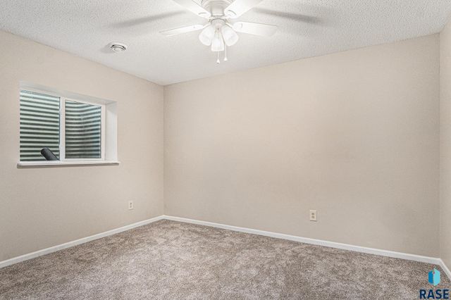 4209 N Jans Dr, Sioux Falls, SD 57107