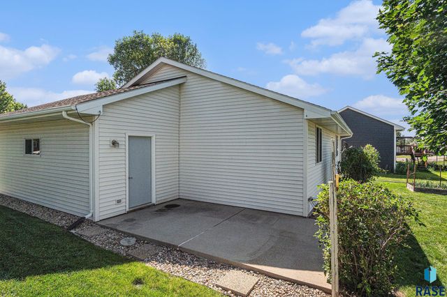 4209 N Jans Dr, Sioux Falls, SD 57107