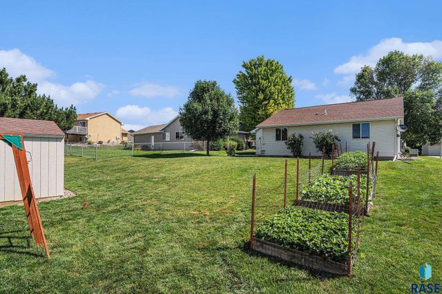 4209 N Jans Dr, Sioux Falls, SD 57107
