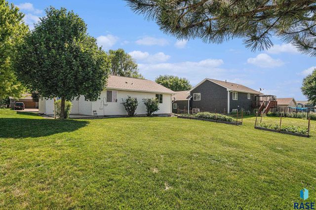 4209 N Jans Dr, Sioux Falls, SD 57107