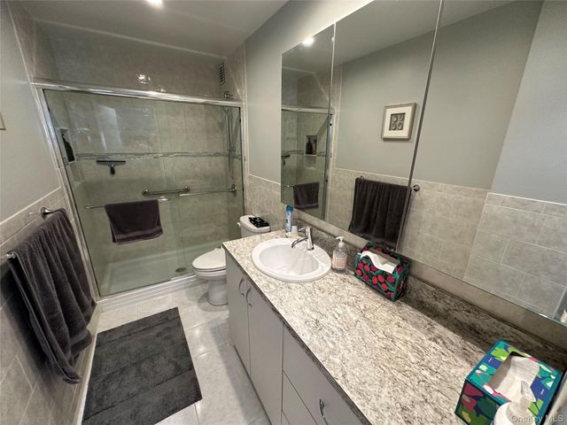 360 Shore Road 8H, Long Beach, NY 11561