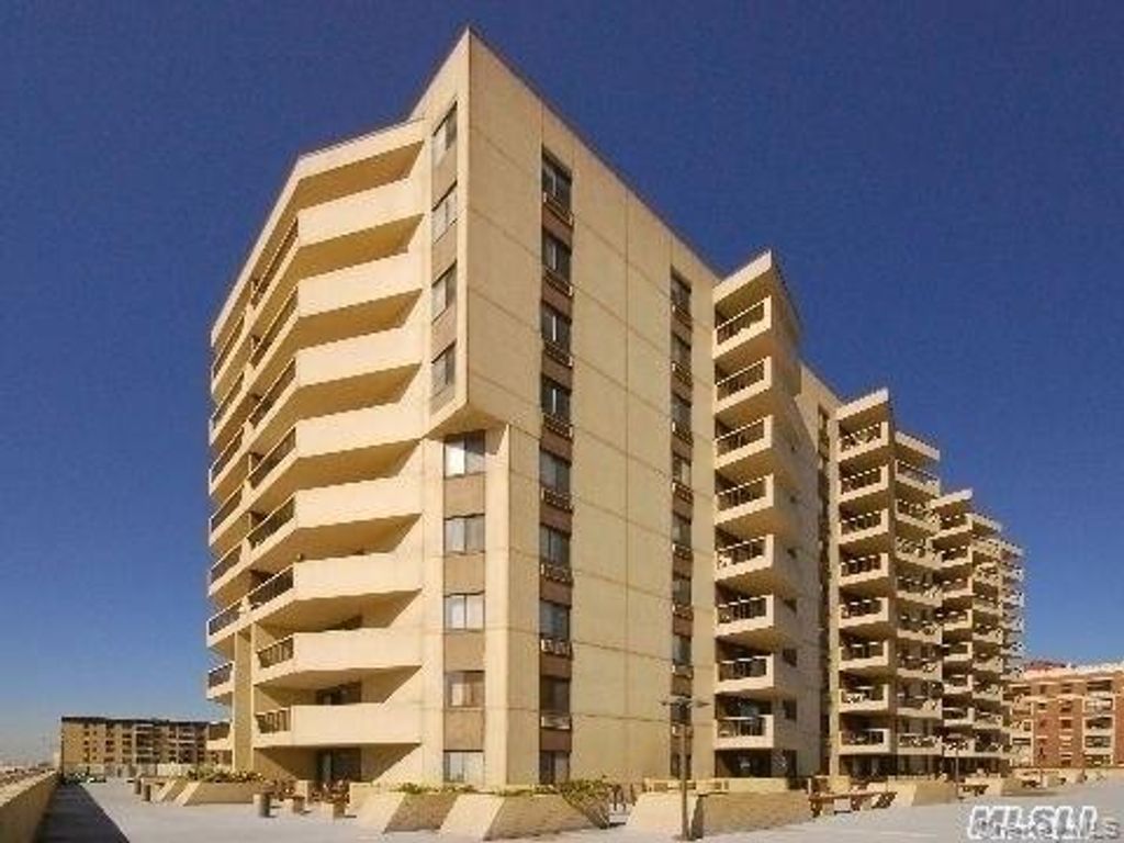 360 Shore Road 8H, Long Beach, NY 11561