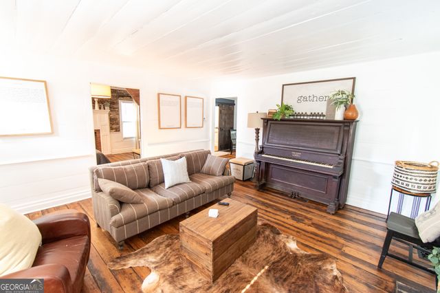 1651 Mergendollar Road, Good Hope, GA 30641