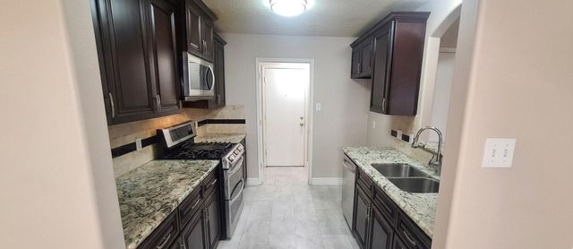 15642 Kiplands Bend Drive, Houston, TX 77014