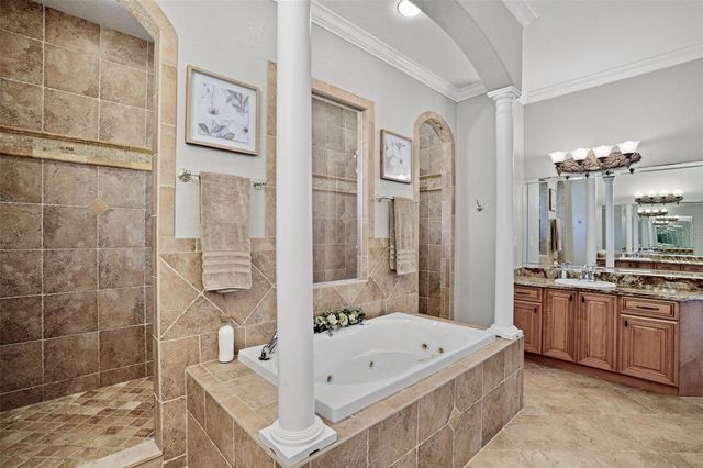 11518 HAMMOCK OAKS COURT, Lithia, FL 33547