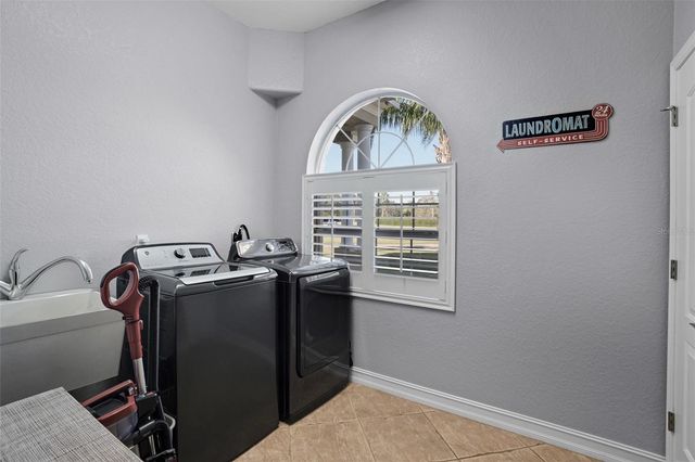11518 HAMMOCK OAKS COURT, Lithia, FL 33547