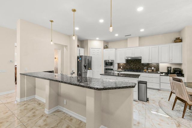 46211 Roadrunner Lane, La Quinta, CA 92253