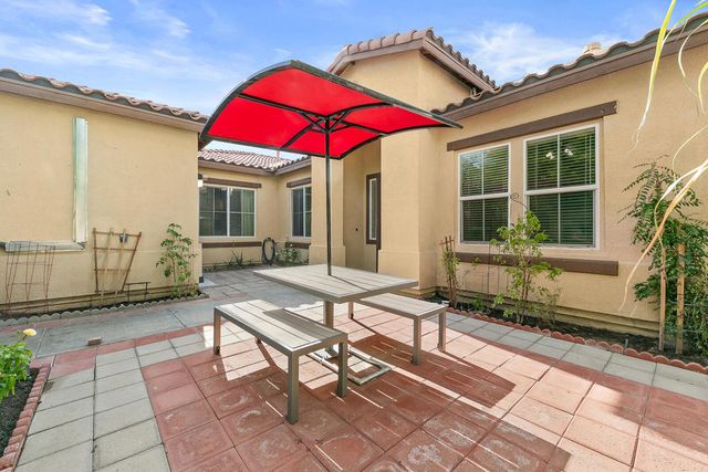 46211 Roadrunner Lane, La Quinta, CA 92253