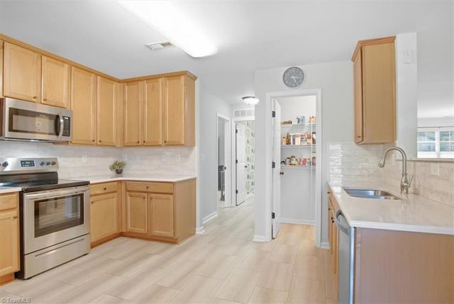 4562 Westhill Place, Kernersville, NC 27284