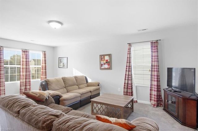 4562 Westhill Place, Kernersville, NC 27284
